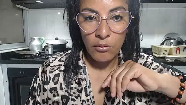 دردشة kateleyagrey الجنسية المباشرة