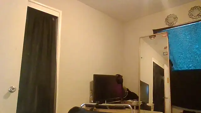 1n0nlythroat's Webcam Show