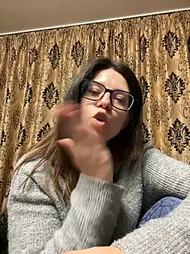 NadiraNoor live XXX chat