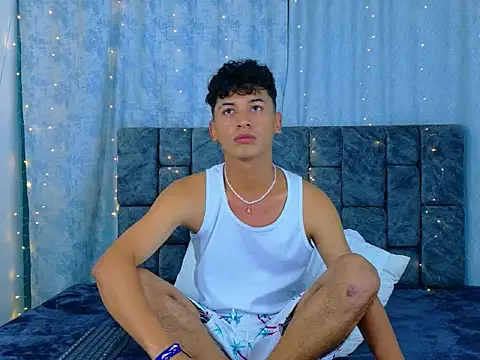 Show modela IhanKing na web-kameri