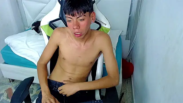 Liarr_ Adlı Modelin Canlı XXX Sohbeti