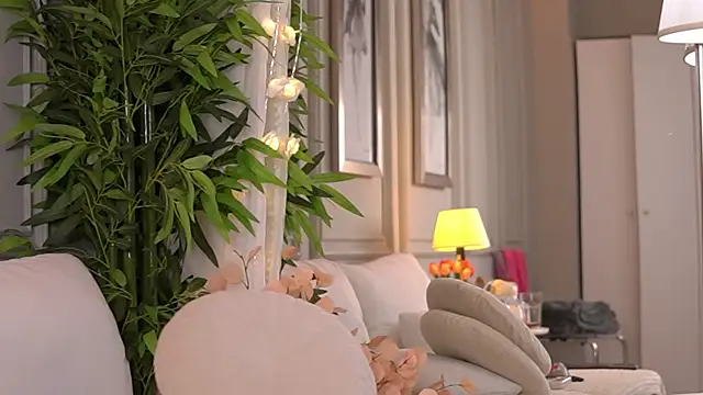 NicoleCellini's Live XXX Chat