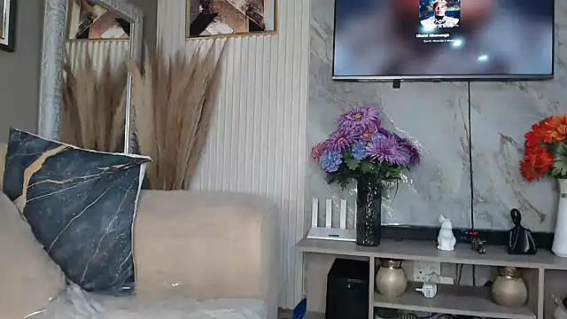 ThickyMinajxx's Live Chat Room