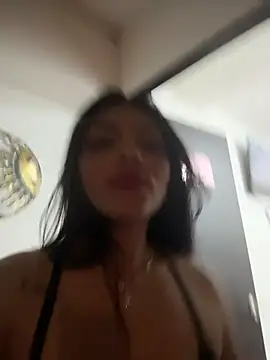 anntonellaamorettii Adlı Modelin Web Kamerası Şovu