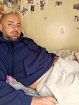 toro23xxxl Adlı Modelin Canlı XXX Sohbeti