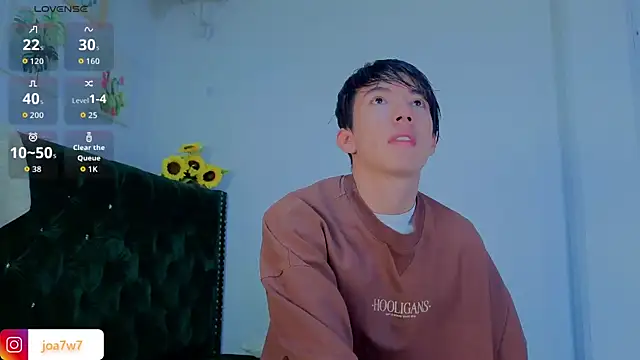 Levii_Ackermann Show in webcam