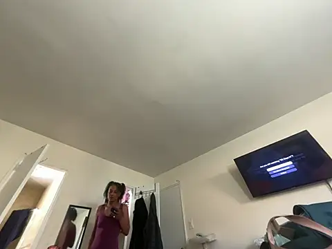 Goldie_Glows63's Webcam Show