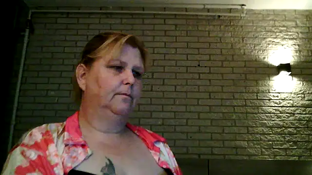 Sylviastar46 Live XXX Chat