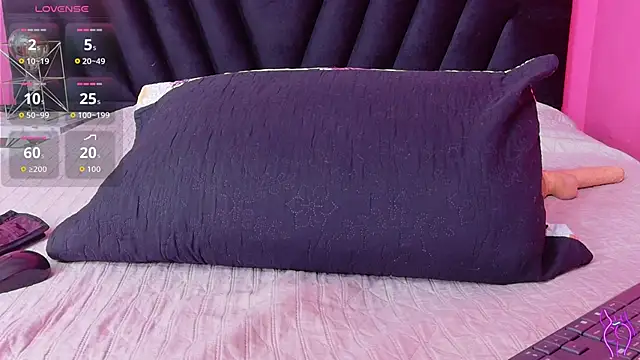 XXX chat uživo modela EbonyCoWorker