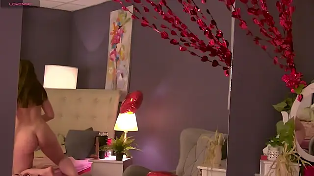 SeniGrandee 即時 XXX 聊天