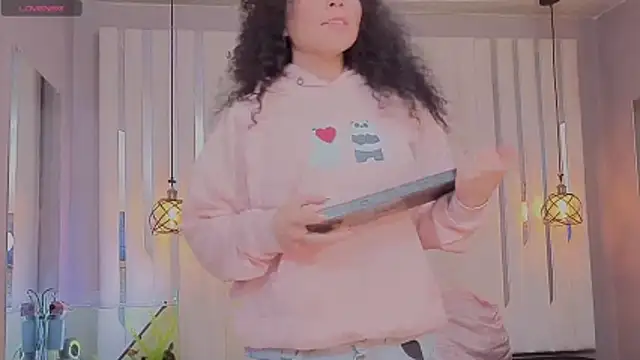 Zoe-yanin 即時 XXX 聊天