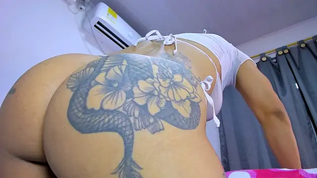 vennuss19 লাইভ XXX চ্যাট