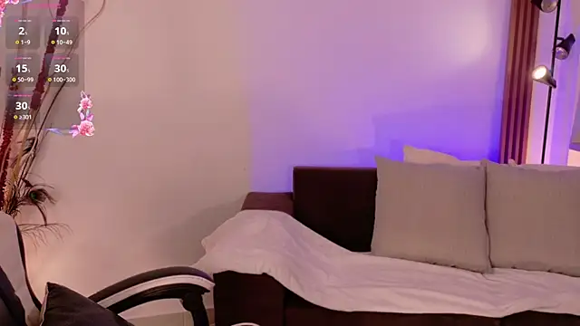 ChloeMoreti: онлайн-секс-чат