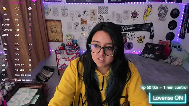 Chat +18 de Cherry_blush_ ao vivo