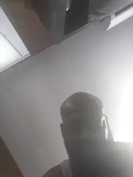 SukItSlo444: διαδικτυακό σόου στην κάμερα