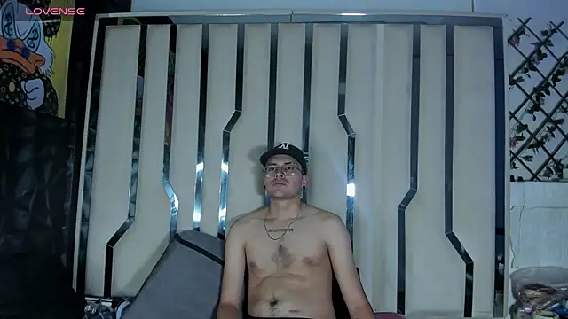 BarbieAndMax's Live XXX Chat