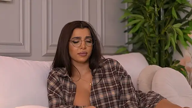 NicoleCellini's Live XXX Chat