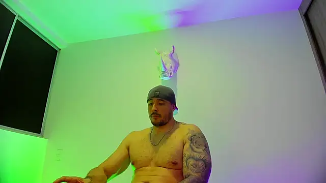 Dagoti élő XXX-chatje