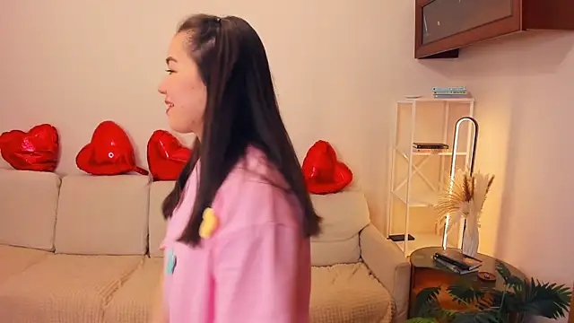 ShanaYock's Live XXX Chat