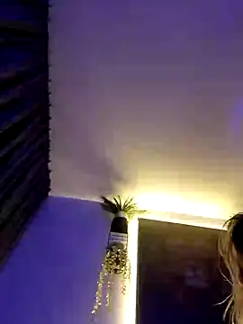 BlondSeduction webcam show