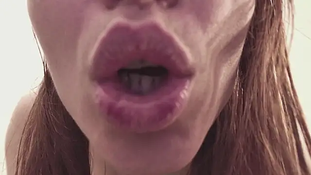 Chat +18 de Miss_Viktoria_ ao vivo