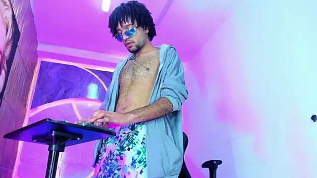 Josh_Hot_Sex: διαδικτυακό σόου στην κάμερα