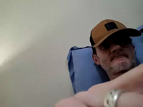 Drewpackn8's Live XXX Chat