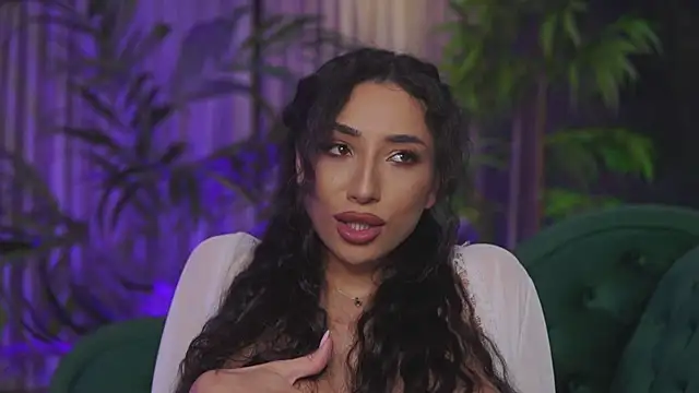 GinaValentinna Chat XXX live