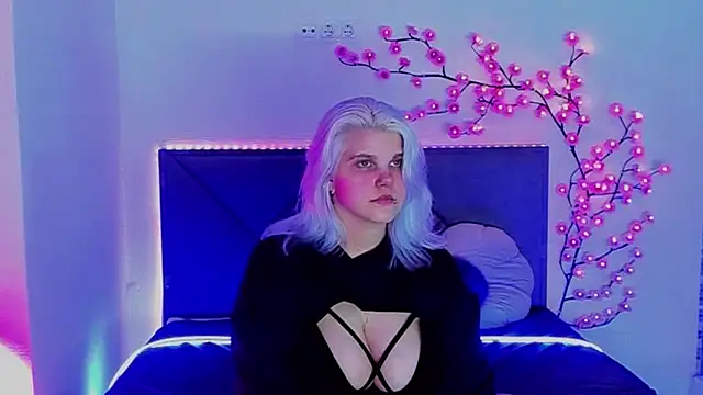 JoannLowe's Live XXX Chat