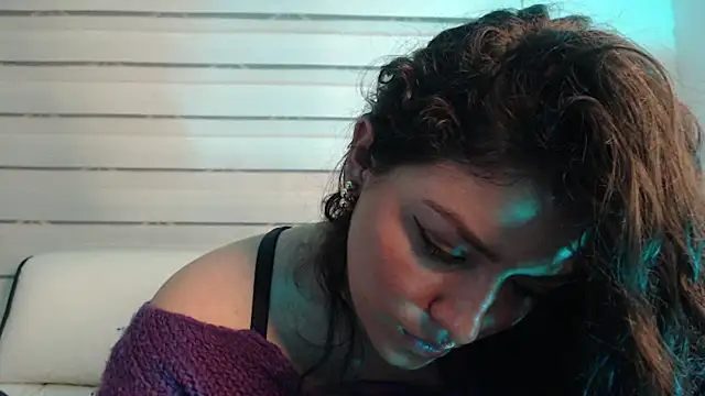 Noapino élő XXX-chatje