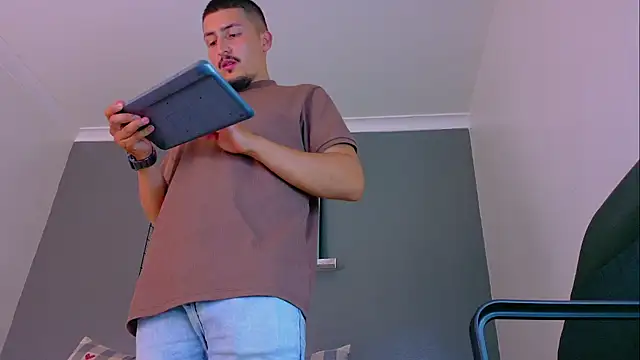 Chat +18 de MrFox__ ao vivo