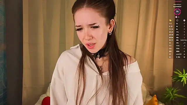 tinyanie 现场XXX聊天