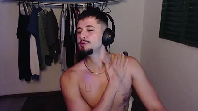 guzzfit Show in webcam