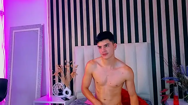 Show modela LeoTease na web-kameri