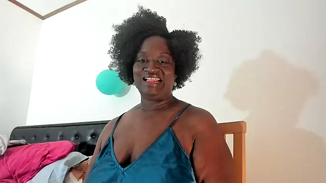 Katiefyi 在線直播表演