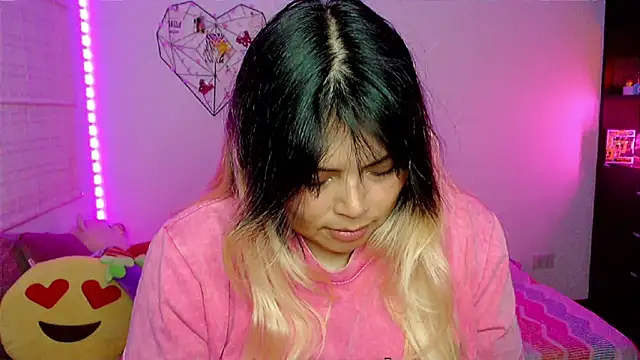 Онлайн чат XXX EllieMoonX