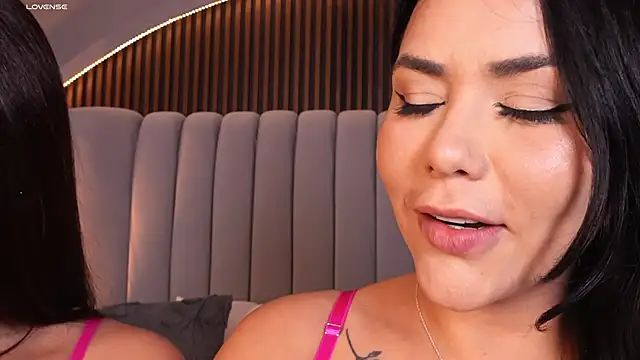 emperatriz_reyes' Live XXX Chat