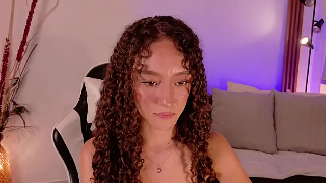 دردشة ChloeMoreti الجنسية المباشرة