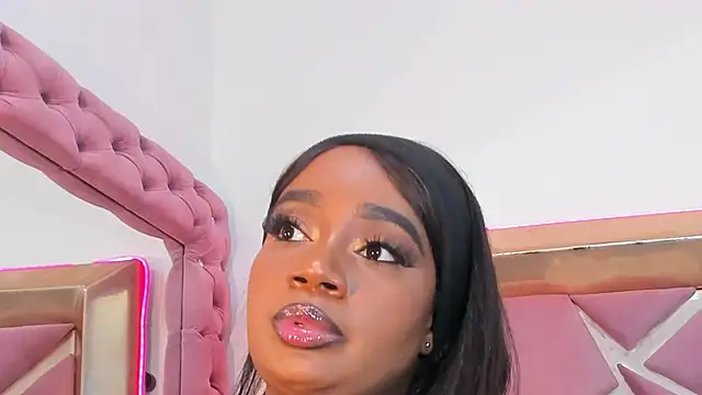 Britanymooree's Live XXX Chat