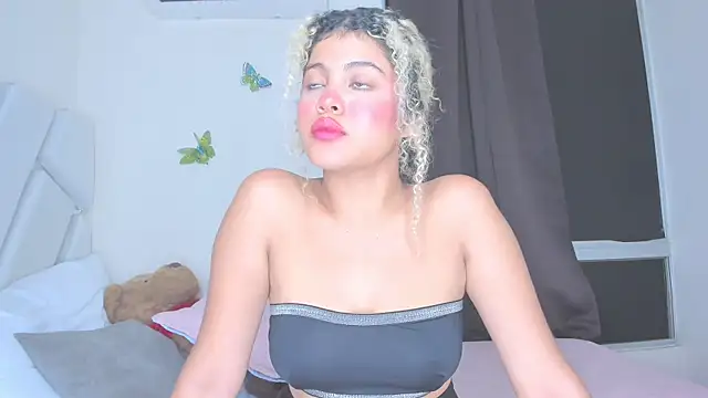 sofiacastillo01's Live XXX Chat