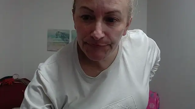 emperabigbootybigass' Live XXX Chat