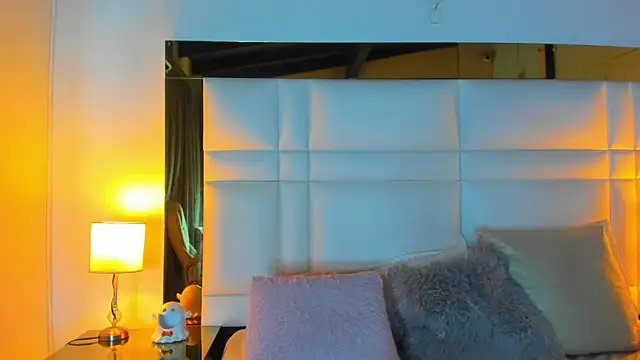 Chatroom XXX en direct de Zoei_Moon