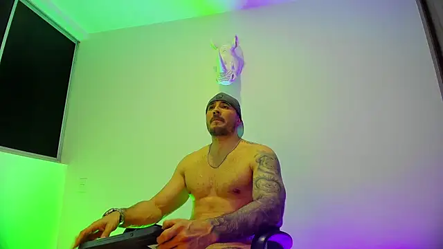 Dagoti élő XXX-chatje