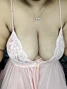 Curvy_Pooja Adlı Modelin Web Kamerası Şovu