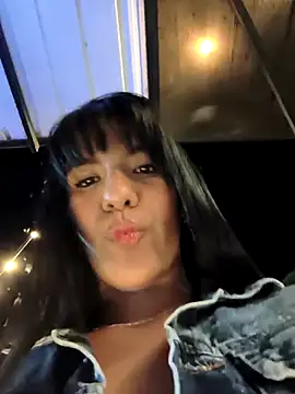 MonserratJons01's Live XXX Chat