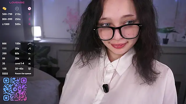 HannaHayles Adlı Modelin Canlı XXX Sohbeti