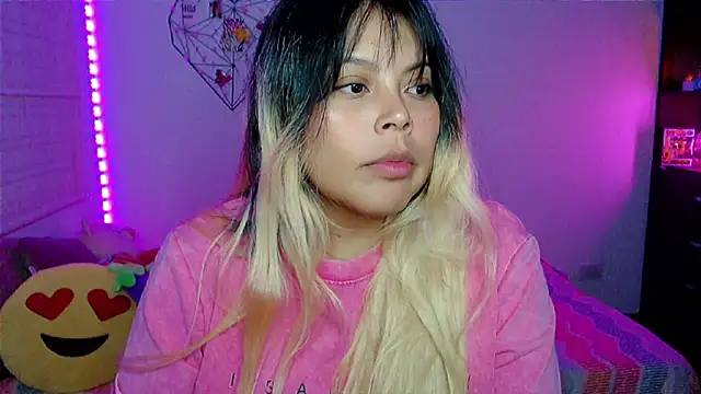 EllieMoonX: онлайн-секс-чат