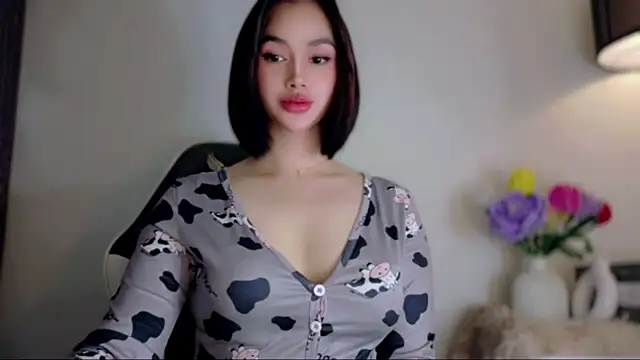 Anna_HollyDollのウェブカメラショー