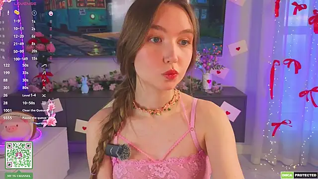 ElfredaTupy Show in webcam