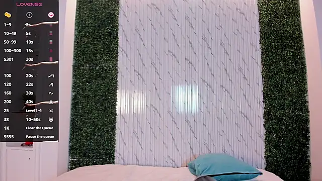 XXX chat uživo modela VenusCooper